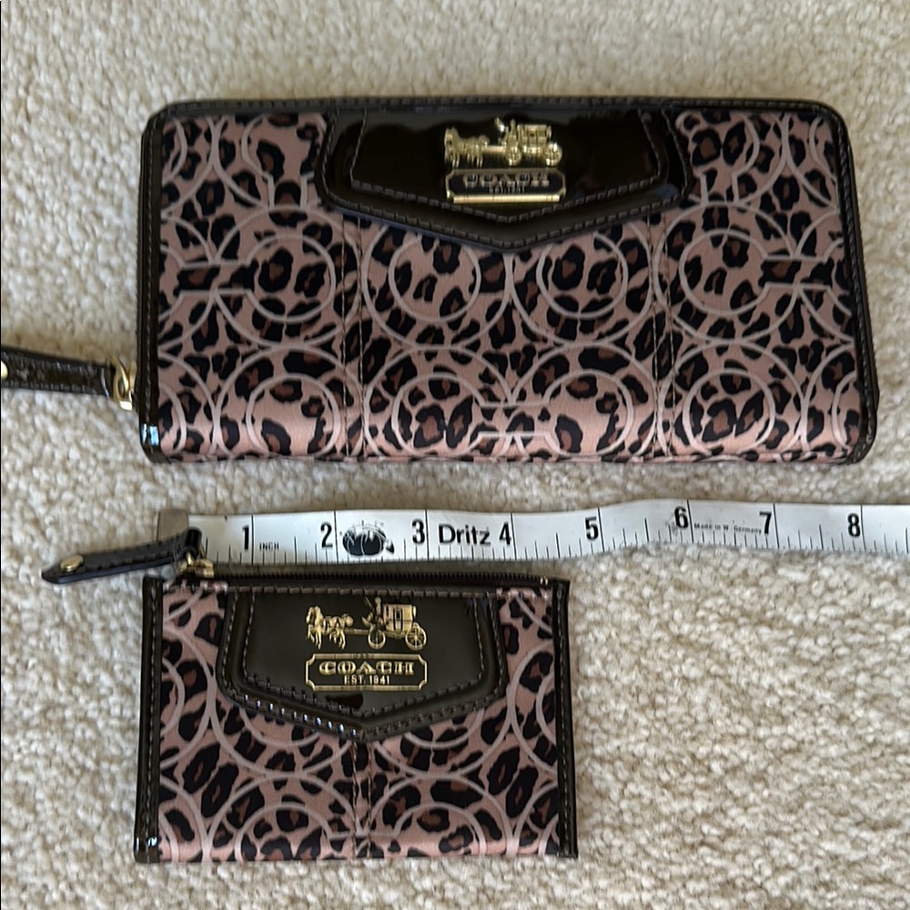 Coach Brown and Tan Wallet and coin purse - Timeless Style